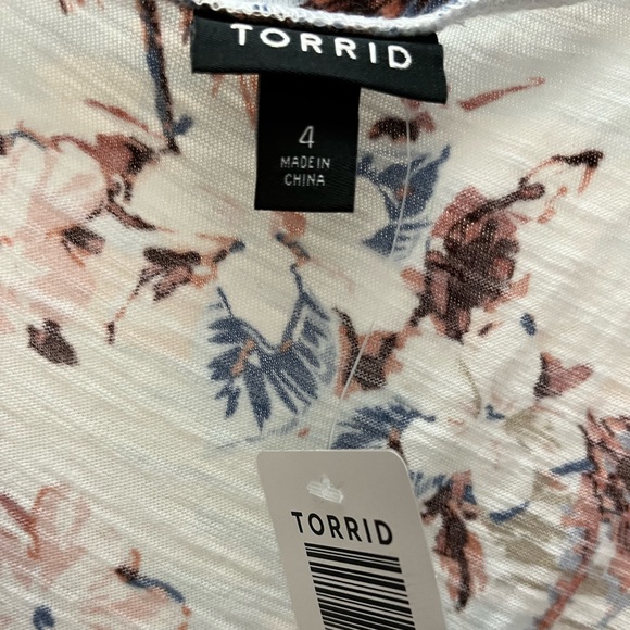 NWT Torrid maxi dress in 4X with flutter sleeves, bottom ruffle - Picture 5 of 8